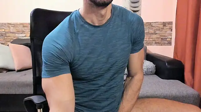 XXX chat uživo modela HotHunkTrainer
