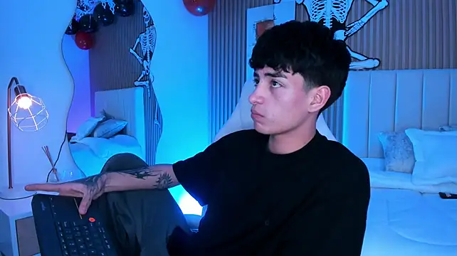 Filiph_Sterliing élő XXX-chatje