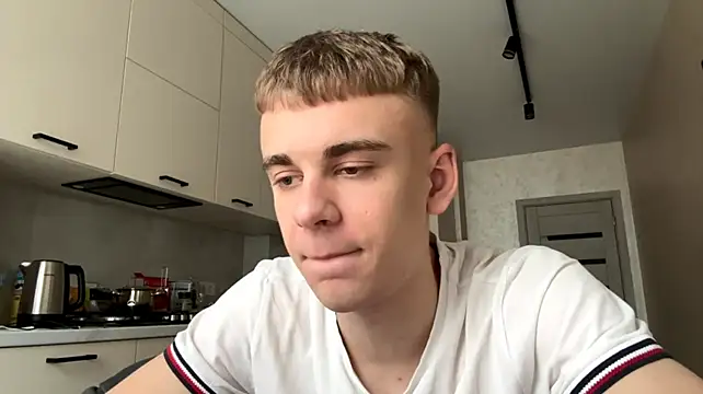 XXX chat uživo modela SoloFury