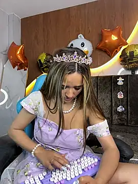 bella_vibess_s Adlı Modelin Canlı XXX Sohbeti
