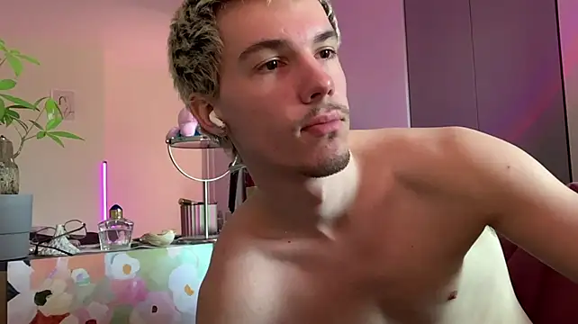 Jeremy1Scott Chat XXX live
