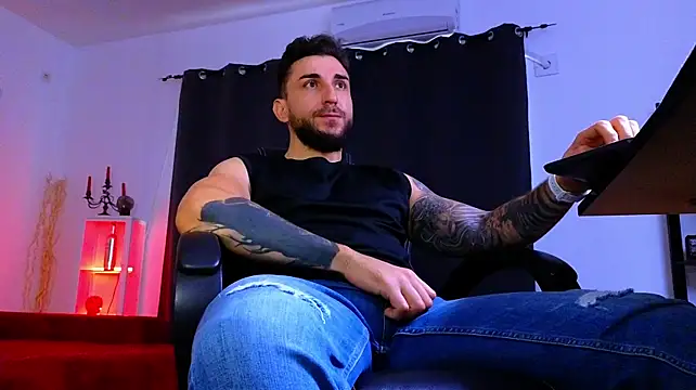 Czat XXX na żywo – MightyAaron66