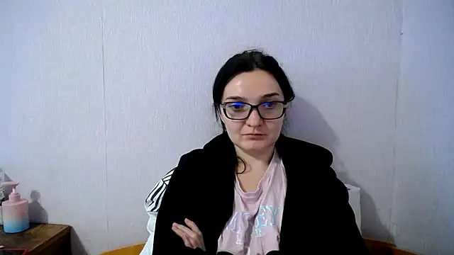 Shiny_gine's Live XXX Chat