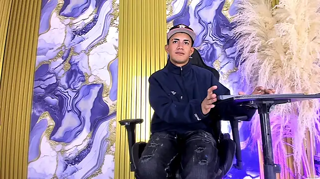NIO_KLOUDS_'s Live XXX Chat