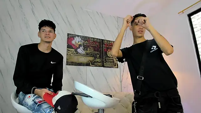 COOL_BOYS2: απευθείας συνομιλία ΧΧΧ