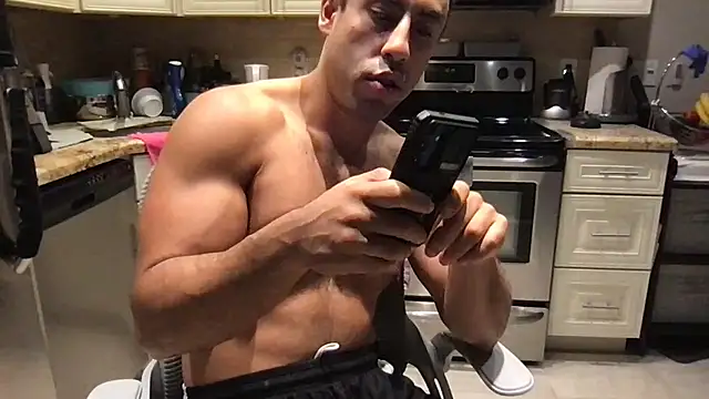Онлайн чат XXX BigGuyMuscle