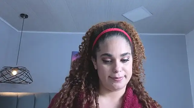ninna_curly Adlı Modelin Canlı XXX Sohbeti