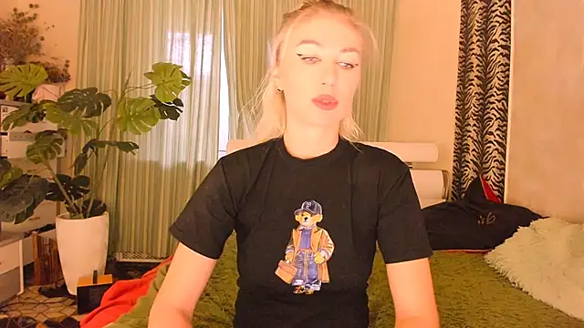 Karma_S_U_T_R_A's Live XXX Chat