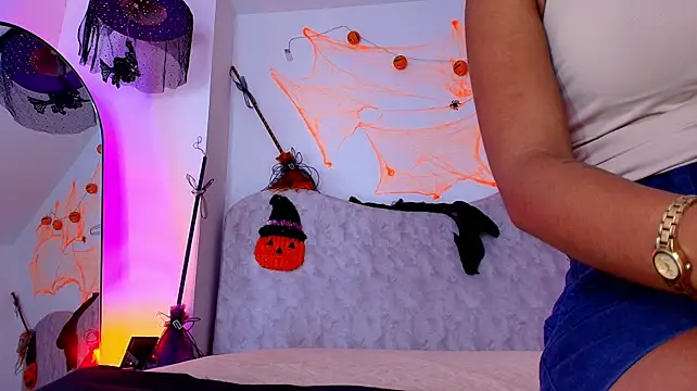 naomi_kyse's Live XXX Chat