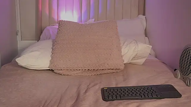 ArianaReynoldss Live XXX Chat