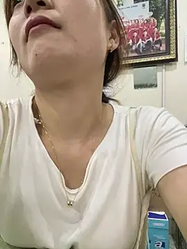 Lily_3324 XXX чат на живо