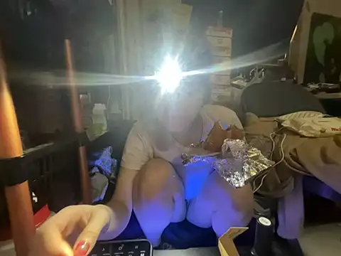 Snowbunnycake_131's Live XXX Chat