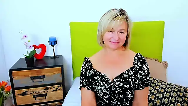MarieneHot Adlı Modelin Canlı XXX Sohbeti
