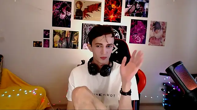 John_Meow Show in webcam