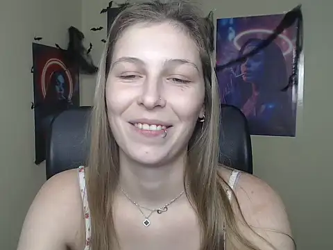 StrangerGi's Live XXX Chat
