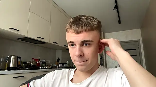 SoloFury Chat XXX live