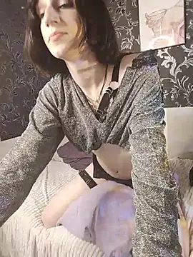 MickeQuinee XXX чат на живо
