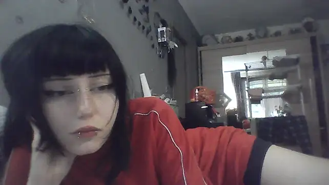 wonderSwiftn Live XXX chat