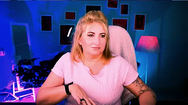 Chat XXX ao vivo de VictoriaDaniel