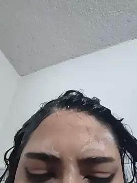 Thania-'s Live XXX Chat
