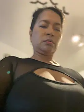 Jlo_69 Adlı Modelin Canlı XXX Sohbeti