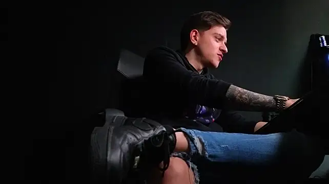 FelixStarkk Chat XXX in diretta