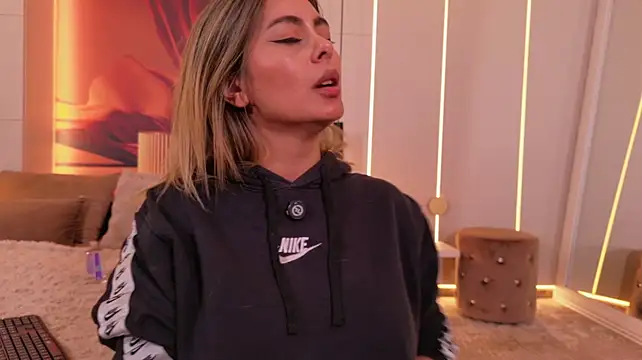 ChloeFrostn Live XXX chat