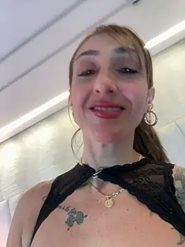 צ'אט XXX בשידור חי של im_helina
