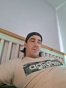 צ'אט XXX בשידור חי של Jizzma13