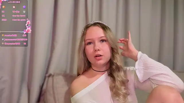 queenneee's Live XXX Chat