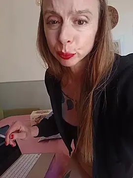 Sexwestworld Adlı Modelin Canlı XXX Sohbeti