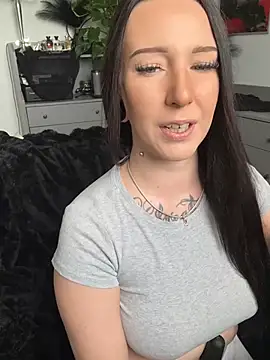 Trixie-Tainted's Live XXX Chat