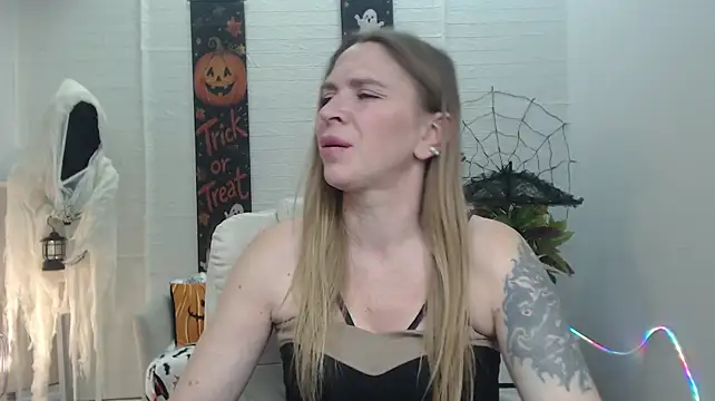 TessaDaybreak's Live XXX Chat