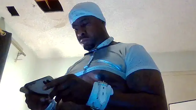 Kinkyblakk81 Live XXX-Chat