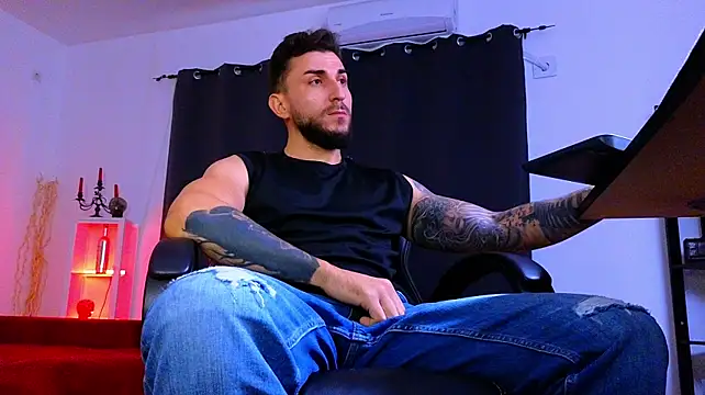 MightyAaron66 élő XXX-chatje