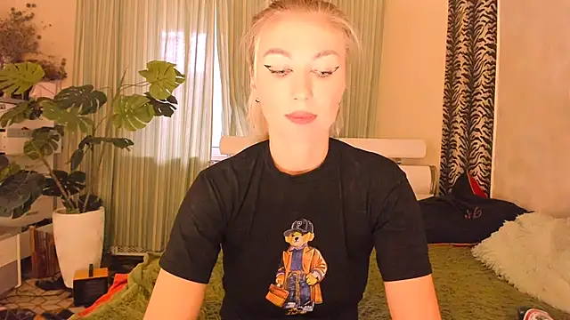 Karma_S_U_T_R_A's Live XXX Chat
