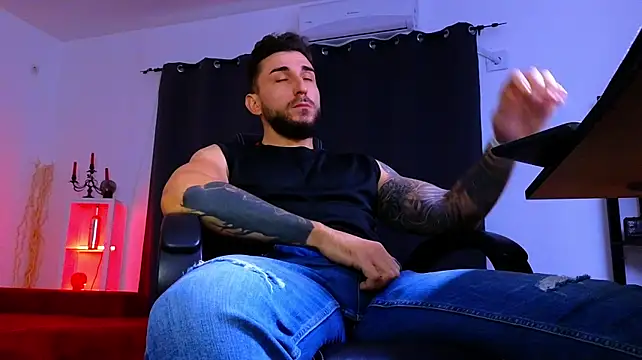 MightyAaron66 লাইভ XXX চ্যাট