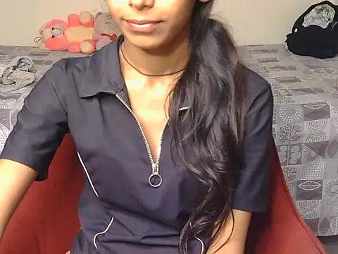 Bold-Maya's Live XXX Chat