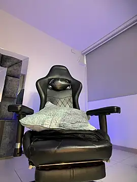 johnjaguar1_ Live XXX-chat