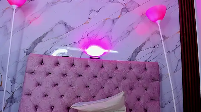Chatroom XXX en direct de Emma_monserrat