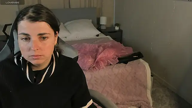 MartaEdams: απευθείας συνομιλία ΧΧΧ