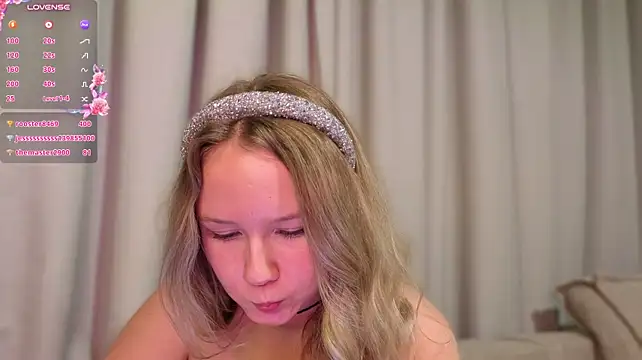 queenneee 라이브 XXX 채팅