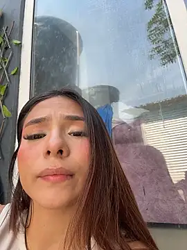 Czat XXX na żywo – amira_cute2