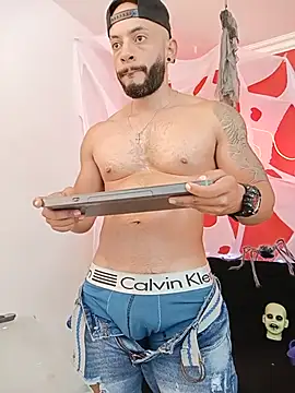 צ'אט XXX בשידור חי של Mike_savage3