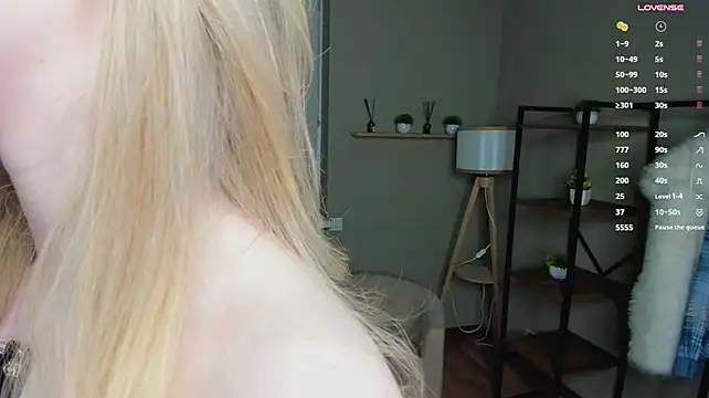 แชท XXX สดของ BlondeMiaX