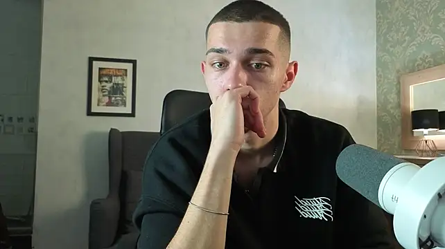 Živý XXX chat KaydenDrew
