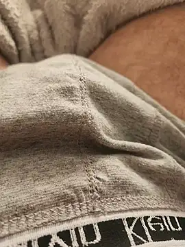 Show modela misterBigDick19 na web-kameri