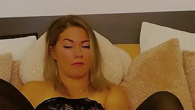 Chat XXX ao vivo de AdelleDeep
