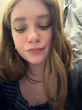 lucy-joy Adlı Modelin Canlı XXX Sohbeti