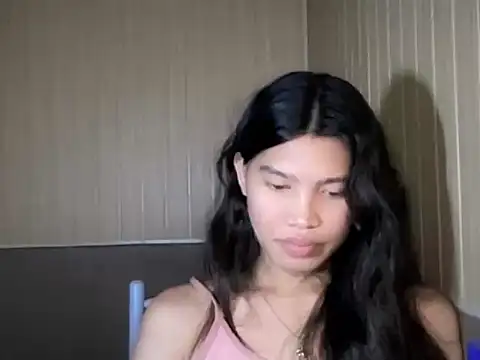 Yourgoddess_jayve Adlı Modelin Canlı XXX Sohbeti